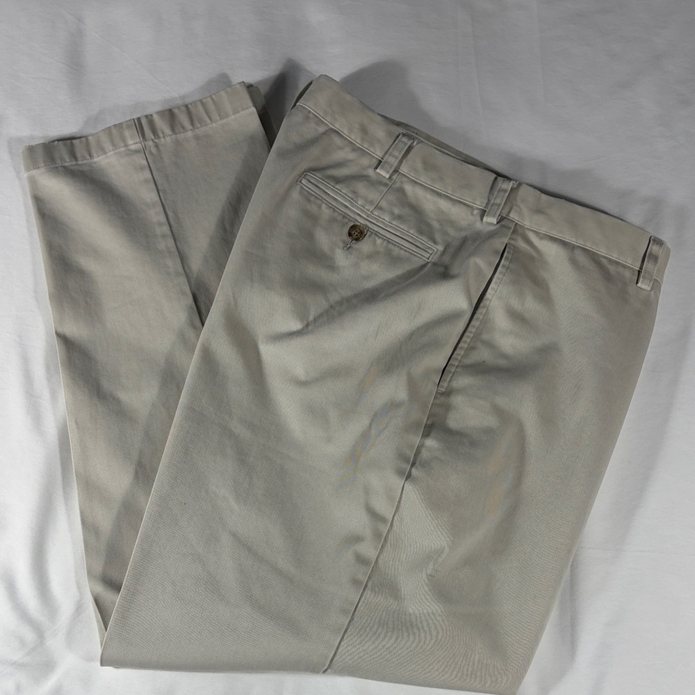 L.L. Bean mens stone khaki Natural Fit flat front chino pants - size 38x31.5